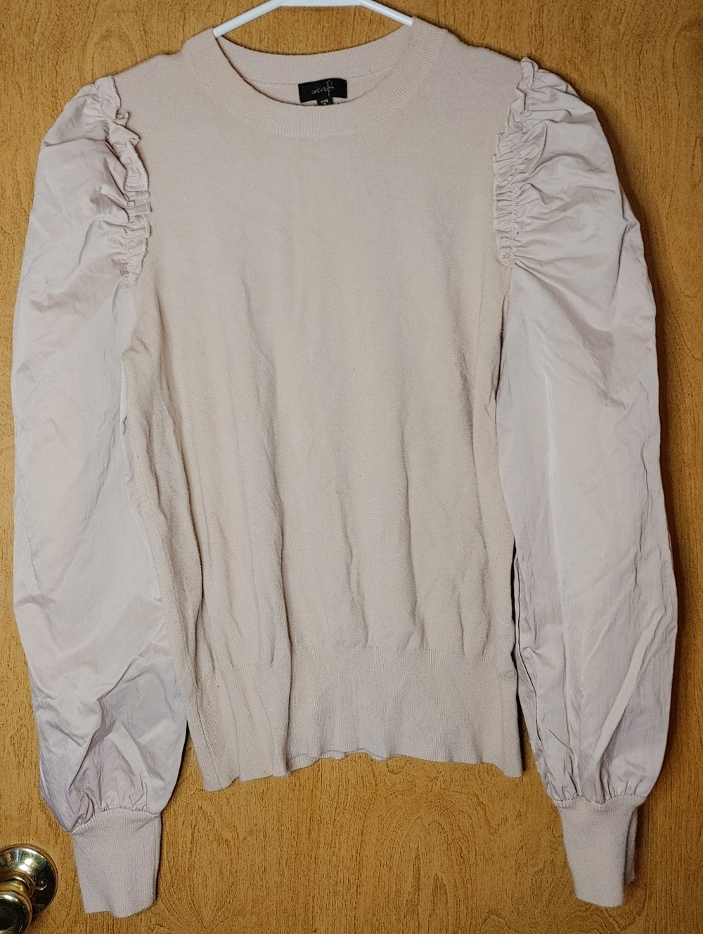 Ontwelfth Pale Pink Puff-Sleeve Crewneck Sweater
